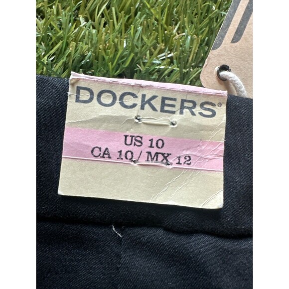 NWT Dockers Black Khaki Diem Straight Legged Womens 10 Metro Capri Pants - Picture 15 of 16